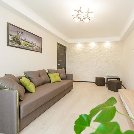 Artal Apartment On Iordanskaya 22 Kiew Exterior foto